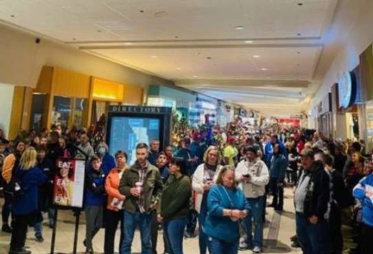 crowd of people shopping at Markland Mall
